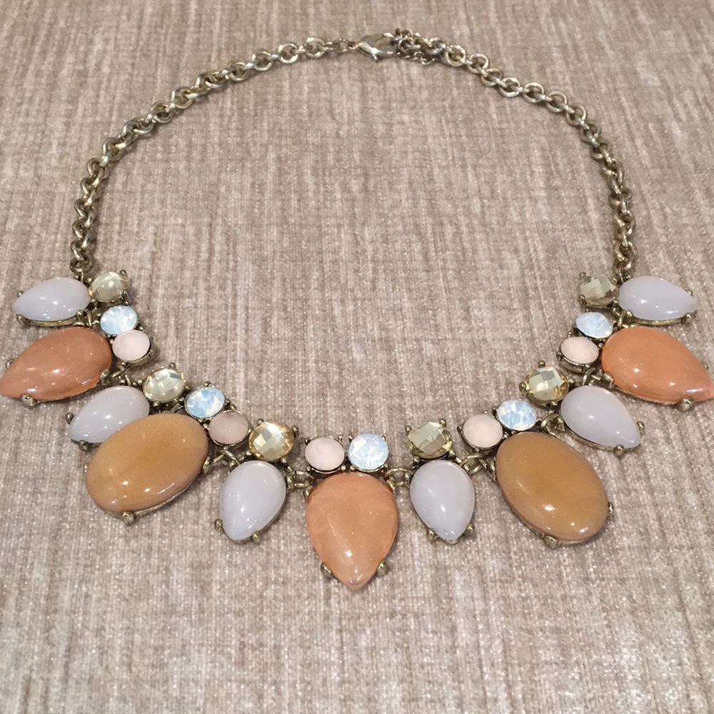 HOST PICK!! 🌼Statement Necklace🌼